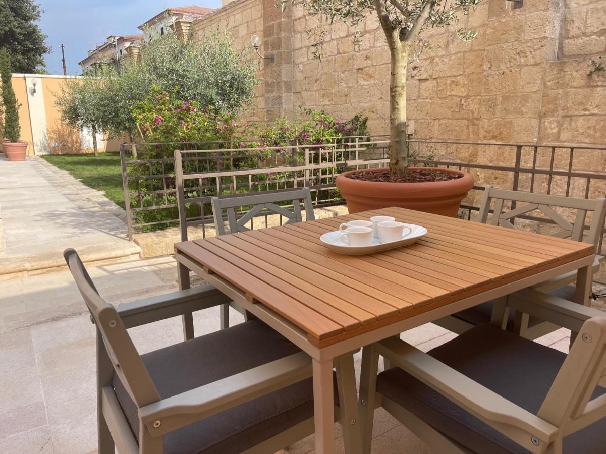 Palazzo Pitagora Hotel Таранто Екстериор снимка
