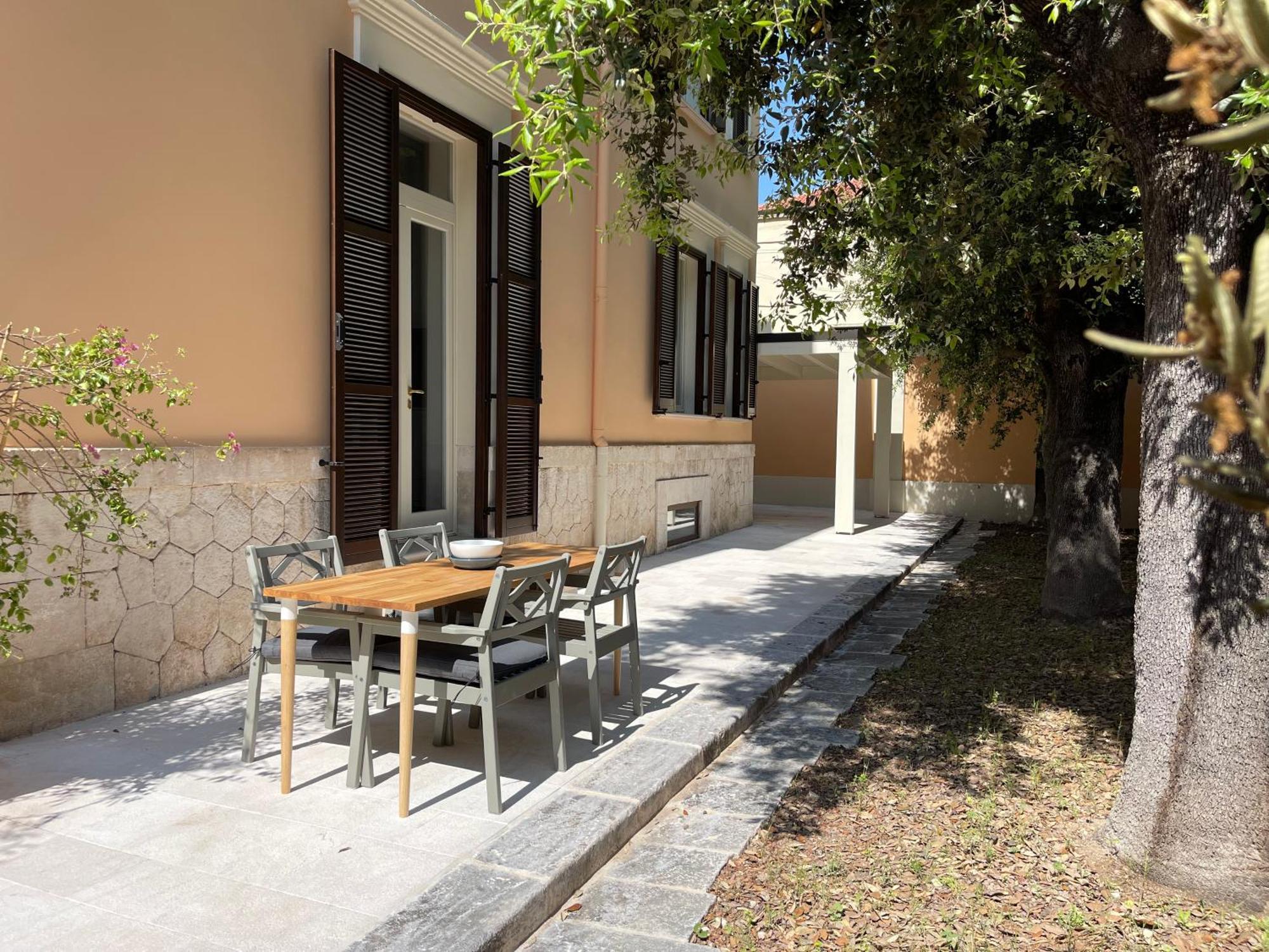 Palazzo Pitagora Hotel Таранто Екстериор снимка