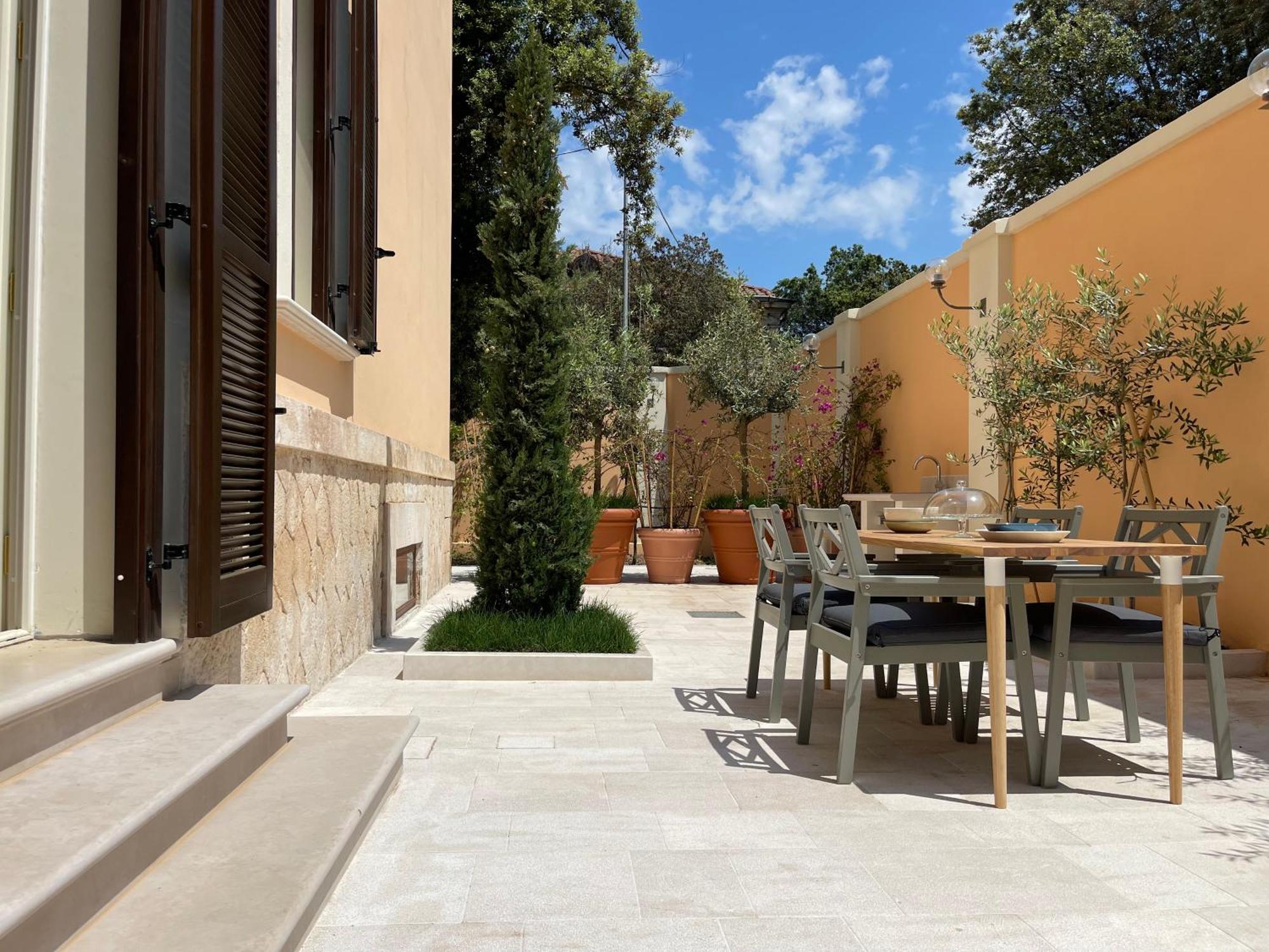 Palazzo Pitagora Hotel Таранто Екстериор снимка