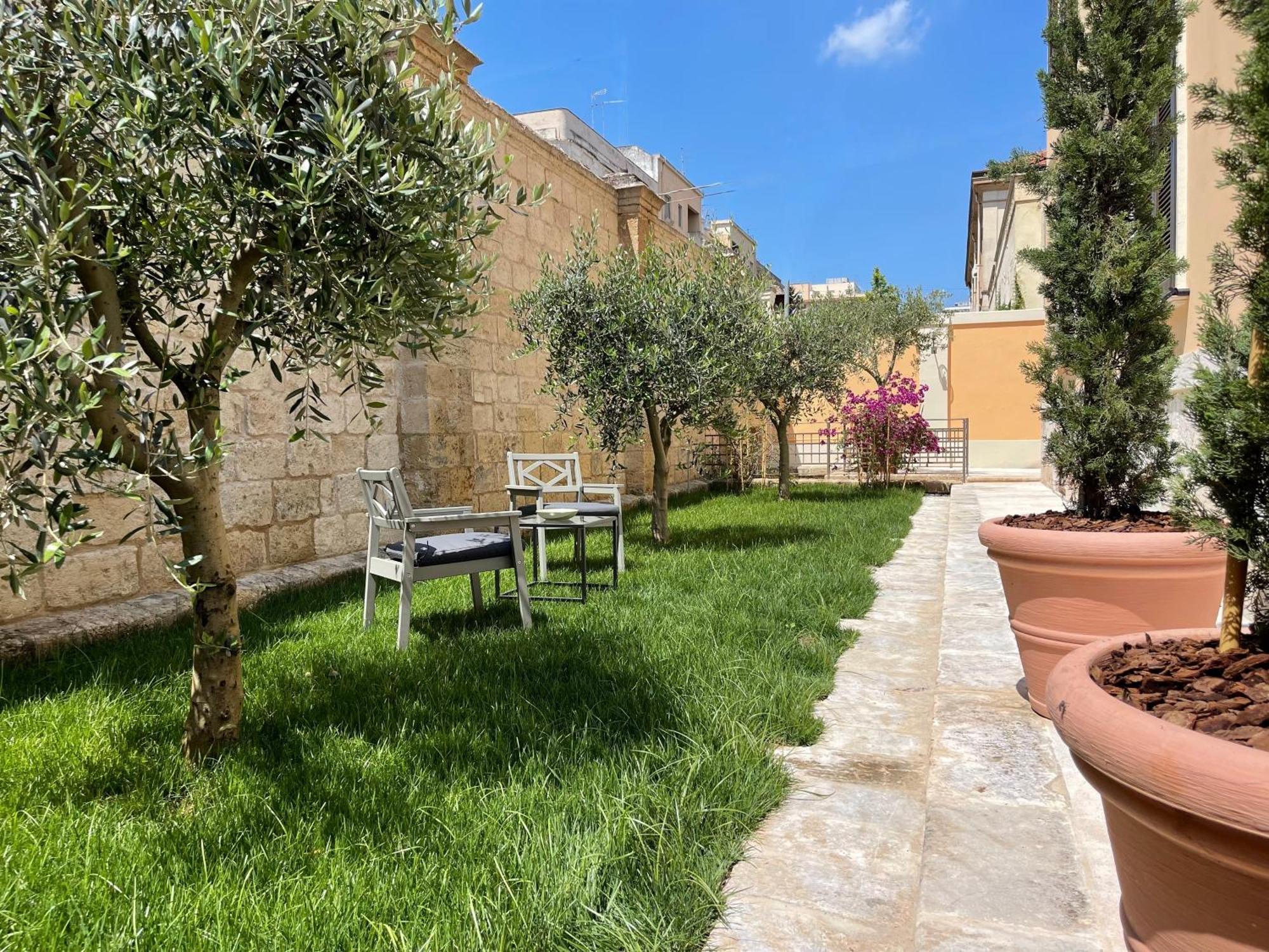Palazzo Pitagora Hotel Таранто Екстериор снимка