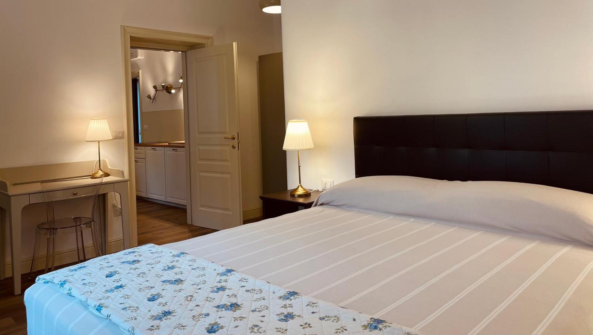 Palazzo Pitagora Hotel Таранто Екстериор снимка