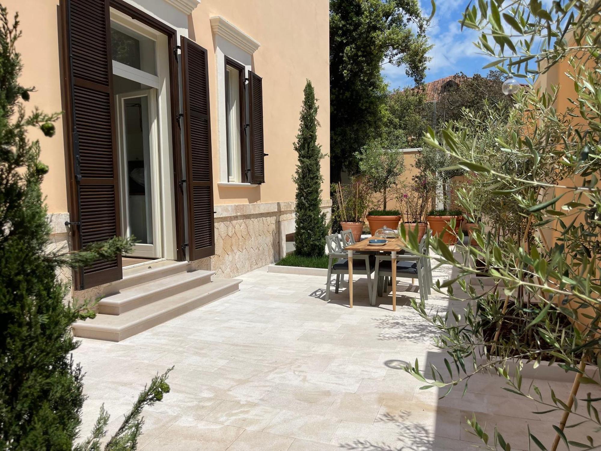 Palazzo Pitagora Hotel Таранто Екстериор снимка