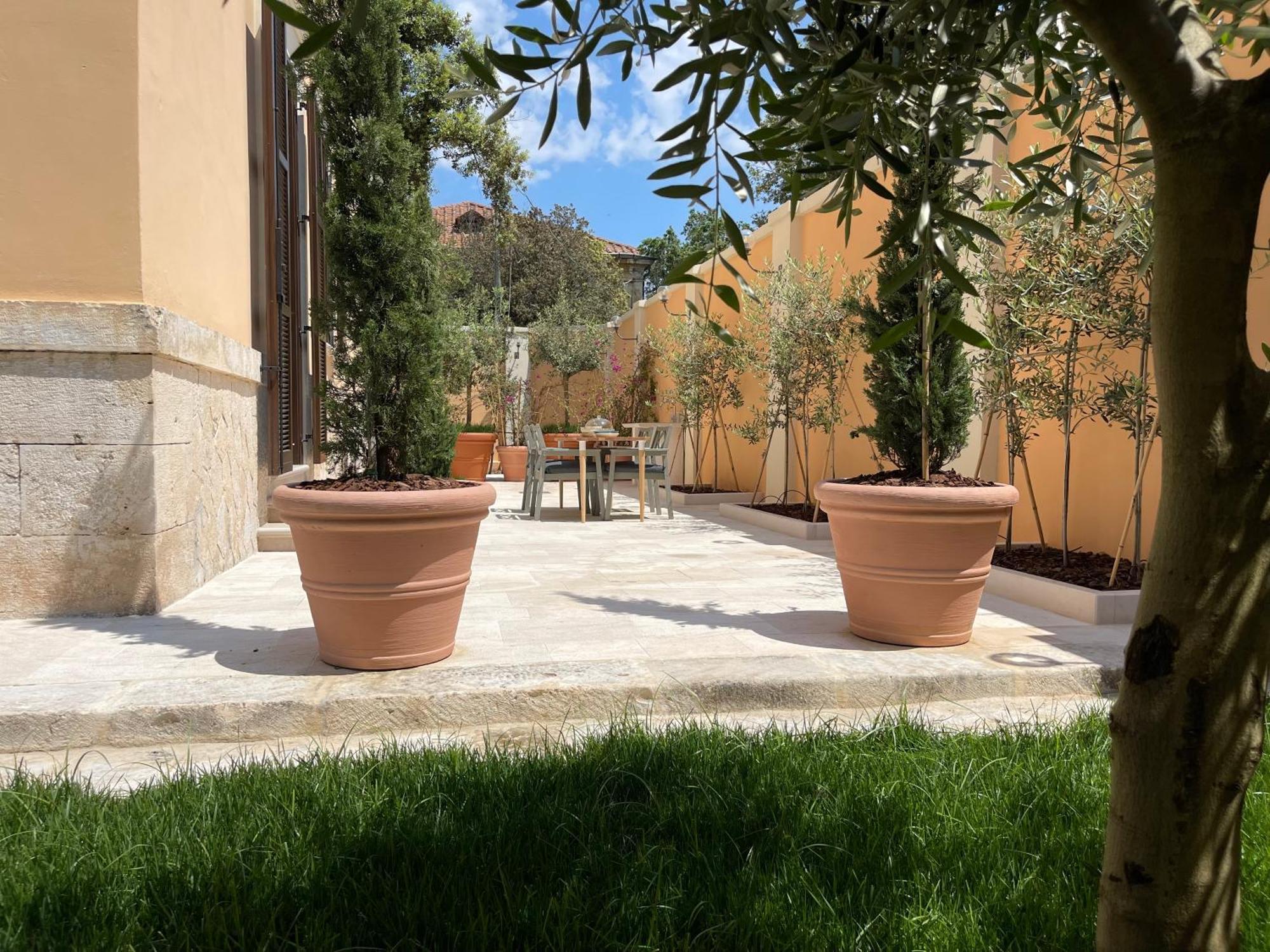 Palazzo Pitagora Hotel Таранто Екстериор снимка