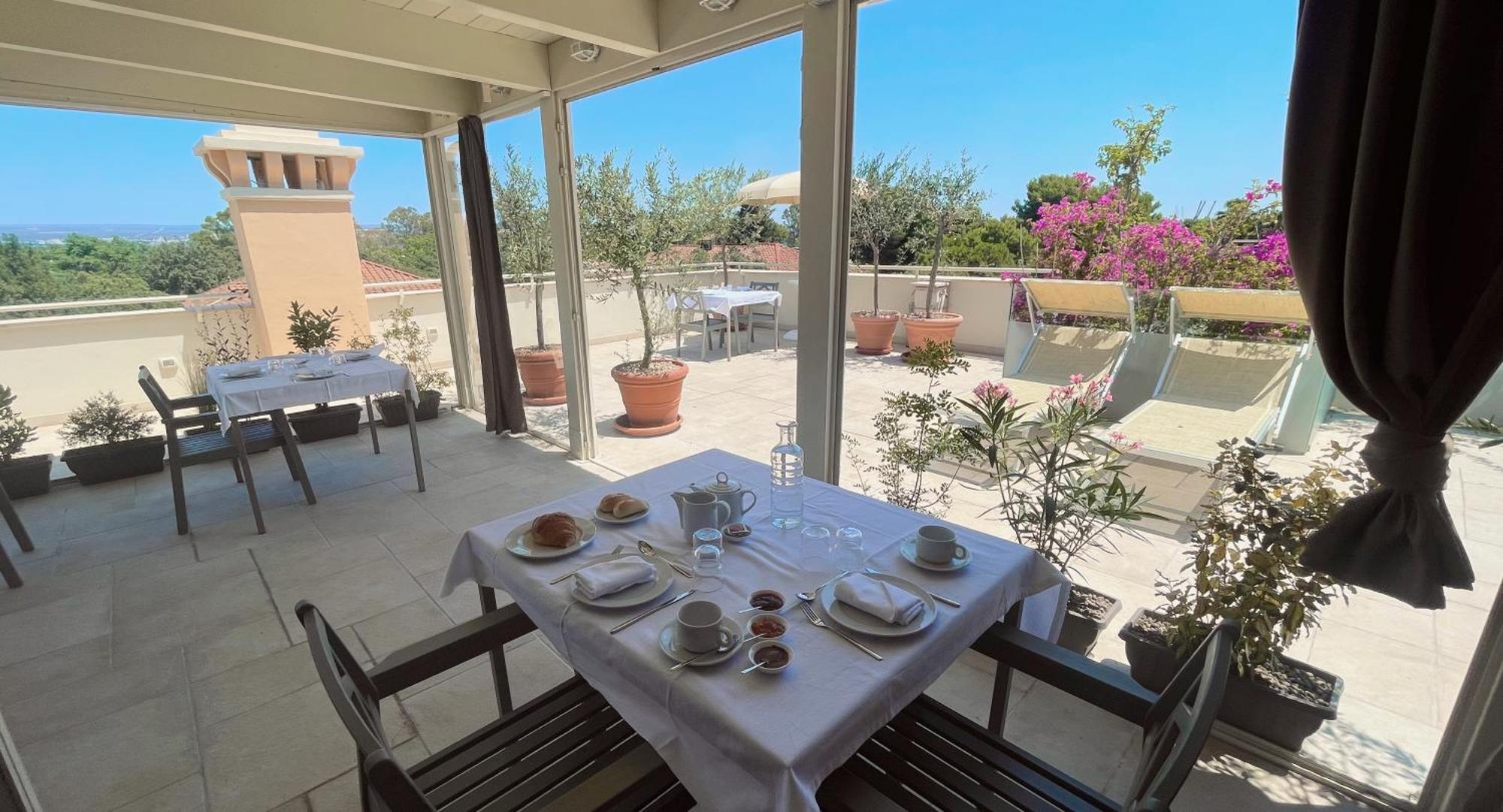 Palazzo Pitagora Hotel Таранто Екстериор снимка
